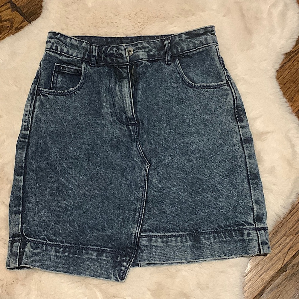 Denim Skirt (cute cutout!)